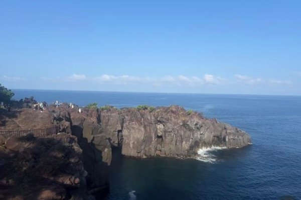 牛豆网 中国游客用嘴咬住落水女子头发救人 英勇行为获赞